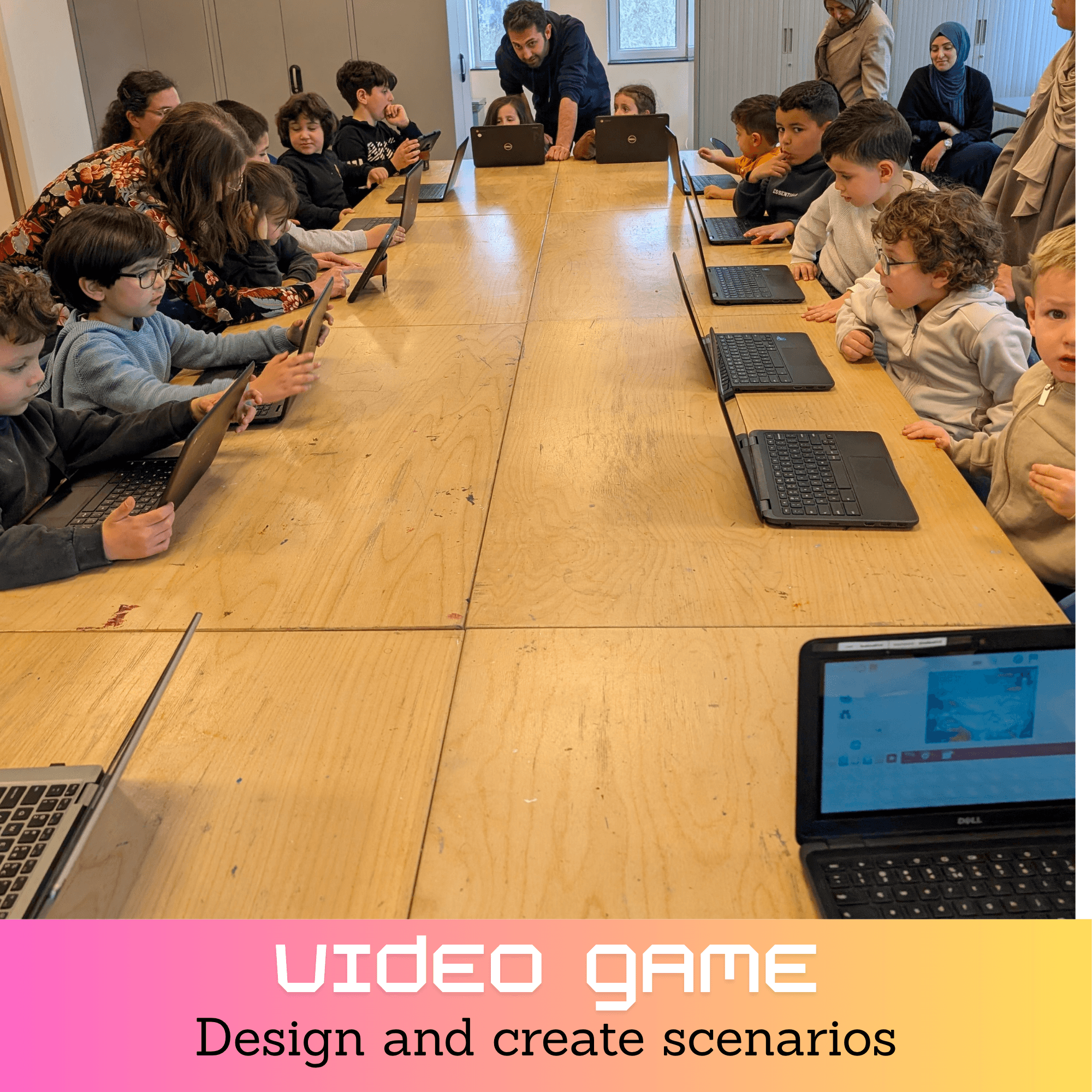 Kinderen ontwerpen hun eigen videogame en scenario's op laptops tijdens een codeerworkshop